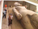 patung raksasa Ramses II yang gagal&nbsp;berdiri