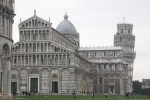 Menara Miring Pisa dan Kathedral di depannya