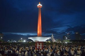 Jutaan-massa-Reuni-akumni-212-di-monas-by-syakur-DSC_4856-354gv87auea5a5a1t9i0hs